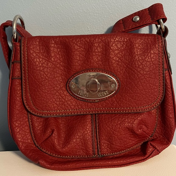 Red Nine West Crossbody Bag - Picture 3 of 9